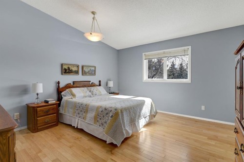 12-712074 Range Rd 55, Grande Prairie, AB - Indoor Photo Showing Bedroom
