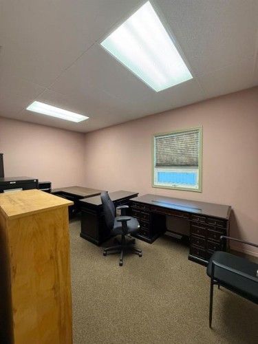 906 2 Avenue, Beaverlodge, AB 