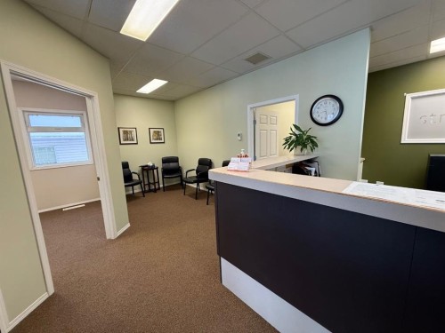 906 2 Avenue, Beaverlodge, AB 