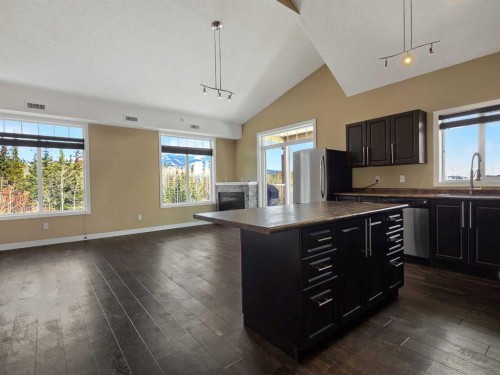 411-160 Moberly Road, Grande Cache, AB - Indoor Photo Showing Kitchen With Double Sink