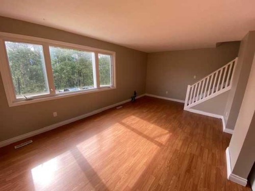 19 97, Grande Cache, AB - Indoor Photo Showing Other Room