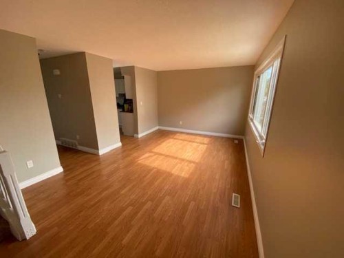 19 97, Grande Cache, AB - Indoor Photo Showing Other Room