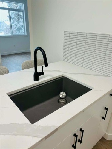 101-160 Moberly Road, Grande Cache, AB - Indoor Photo Showing Kitchen