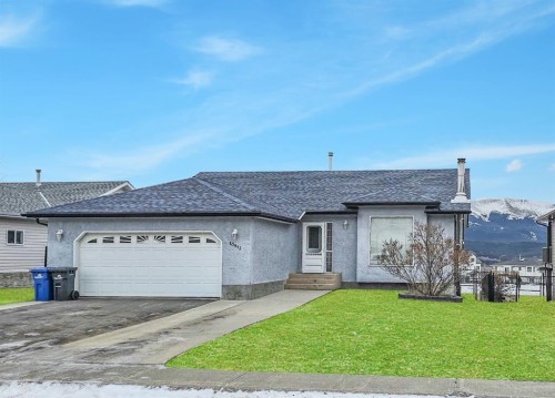 10913 Grande Avenue  Grande Cache, AB T0E 0Y0