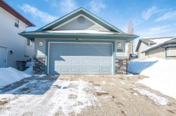 61 Pinnacle Heights Grande Prairie, AB T8W 2X8