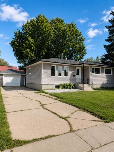 10124 110 Avenue  Grande Prairie, AB T8V 1S6