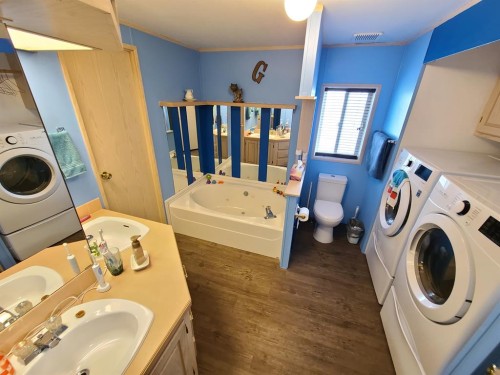 9909 80 Avenue, Peace River, AB - Indoor Photo Showing Laundry Room