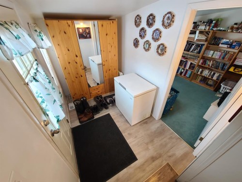 9909 80 Avenue, Peace River, AB - Indoor Photo Showing Other Room