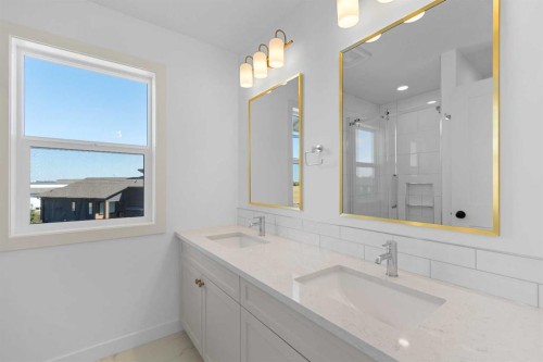11402 107 Avenue, Grande Prairie, AB - Indoor Photo Showing Bathroom