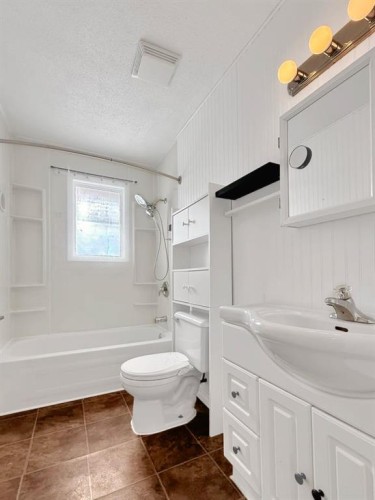 10309 101 Avenue, Grande Cache, AB - Indoor Photo Showing Bathroom