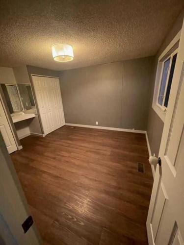 5002 54 Street, Grimshaw, AB - Indoor Photo Showing Other Room