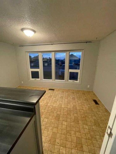 5002 54 Street, Grimshaw, AB - Indoor Photo Showing Other Room