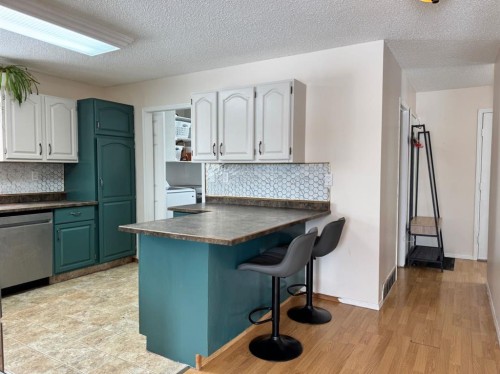 10800 108 Avenue, Fairview, AB - Indoor Photo Showing Kitchen