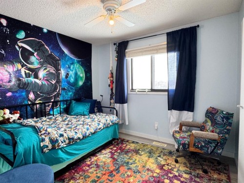 10800 108 Avenue, Fairview, AB - Indoor Photo Showing Bedroom