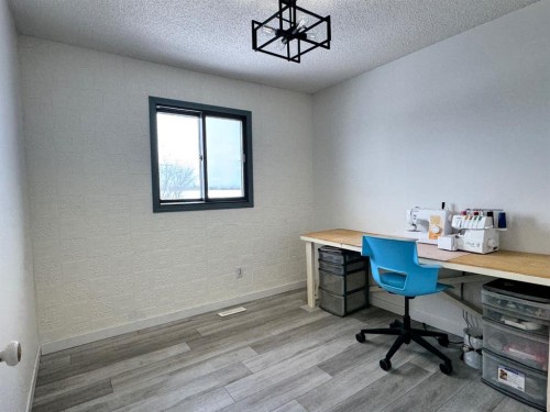 10800 108 Avenue, Fairview, AB - Indoor Photo Showing Office