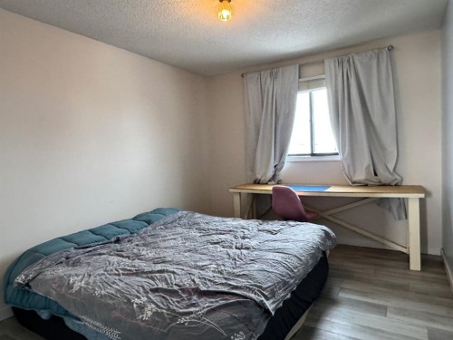 10800 108 Avenue, Fairview, AB - Indoor Photo Showing Bedroom