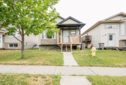 85 Pinnacle Crossing Grande Prairie, AB T8W 2X4