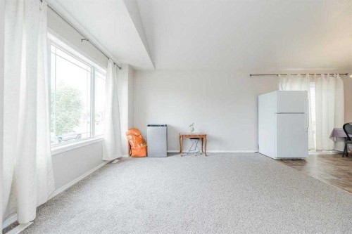 85 Pinnacle Crossing, Grande Prairie, AB - Indoor Photo Showing Other Room