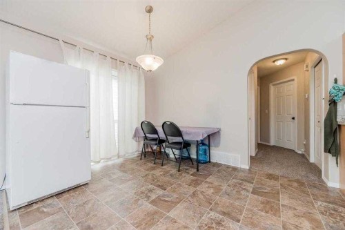 85 Pinnacle Crossing, Grande Prairie, AB - Indoor Photo Showing Other Room