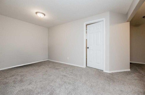 85 Pinnacle Crossing, Grande Prairie, AB - Indoor Photo Showing Other Room
