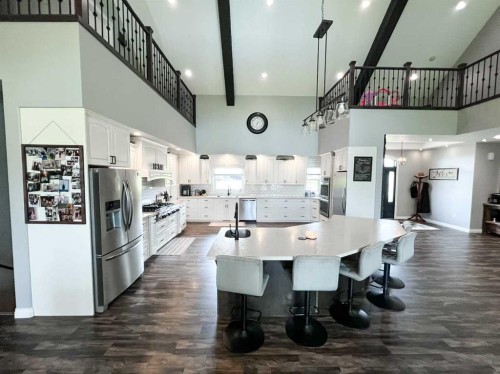 9110 100 Ave, La Crete, AB - Indoor Photo Showing Kitchen