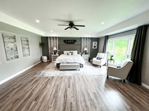 9110 100 Ave, La Crete, AB - Indoor Photo Showing Bedroom