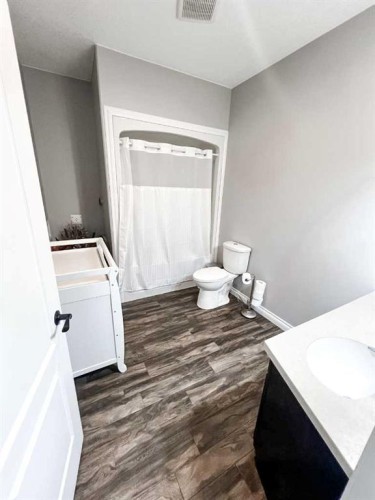 9110 100 Ave, La Crete, AB - Indoor Photo Showing Bathroom