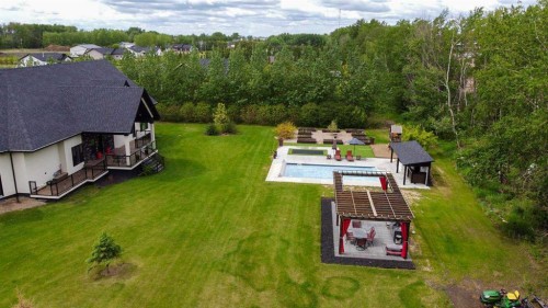 9110 100 Ave, La Crete, AB - Outdoor