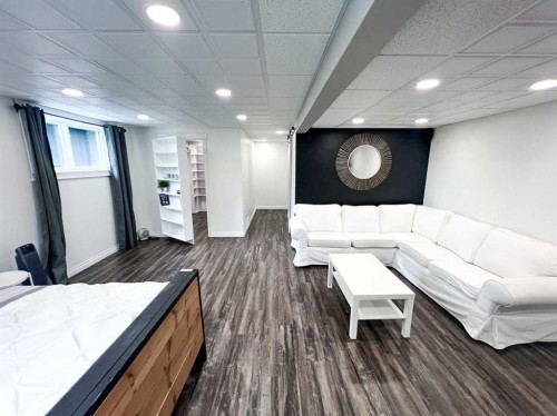 9110 100 Ave, La Crete, AB - Indoor