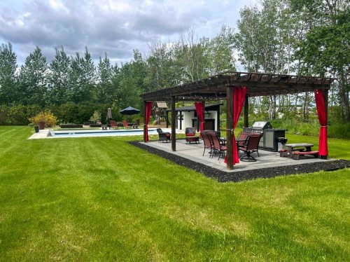 9110 100 Ave, La Crete, AB - Outdoor