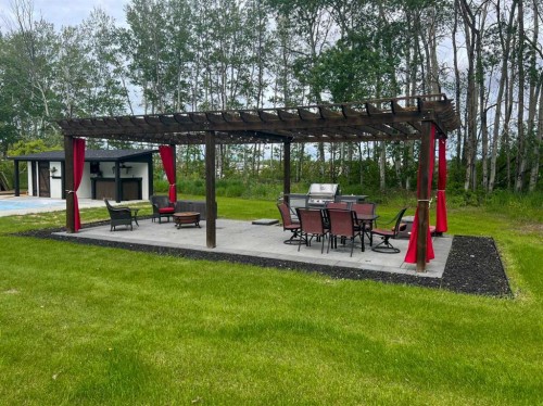 9110 100 Ave, La Crete, AB - Outdoor