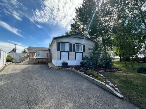 452 1St Street Sw, Falher, AB - Outdoor