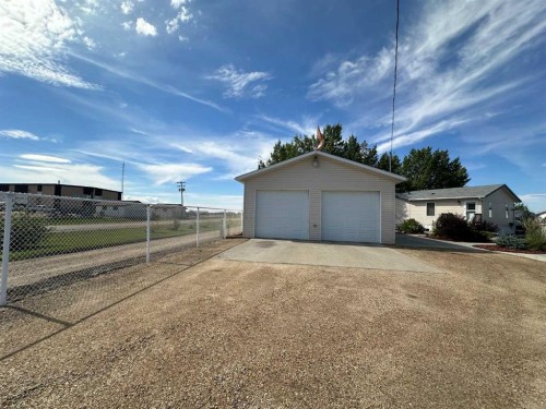 452 1St Street Sw, Falher, AB - Outdoor