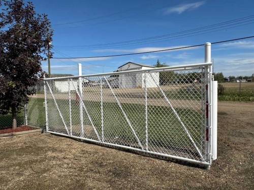 452 1St Street Sw, Falher, AB - Outdoor