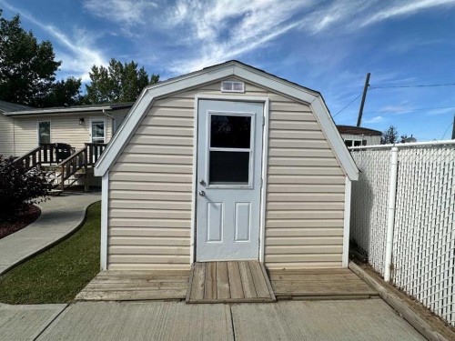 452 1St Street Sw, Falher, AB - Outdoor With Exterior
