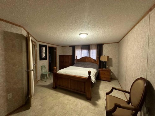 452 1St Street Sw, Falher, AB - Indoor Photo Showing Bedroom