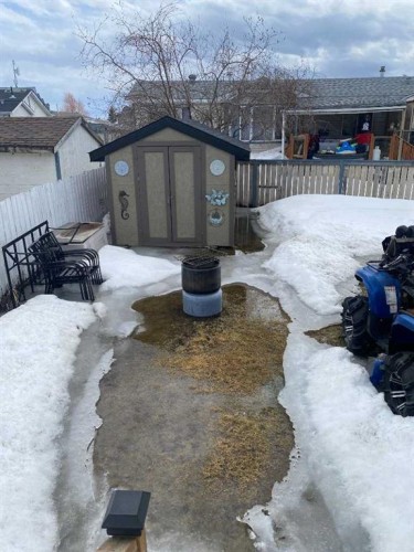 9707-111 Ave Avenue, Clairmont, AB - Outdoor