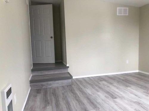 9917 106A Street, High Level, AB - Indoor Photo Showing Other Room