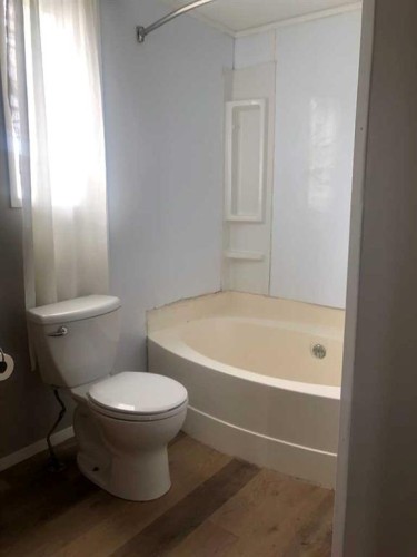 9917 106A Street, High Level, AB - Indoor Photo Showing Bathroom