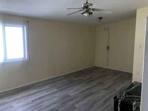 9917 106A Street, High Level, AB - Indoor Photo Showing Other Room
