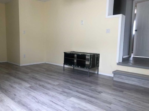 9917 106A Street, High Level, AB - Indoor Photo Showing Other Room