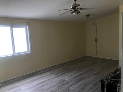 9917 106A Street, High Level, AB - Indoor Photo Showing Other Room