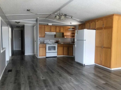 9917 106A Street, High Level, AB - Indoor Photo Showing Kitchen