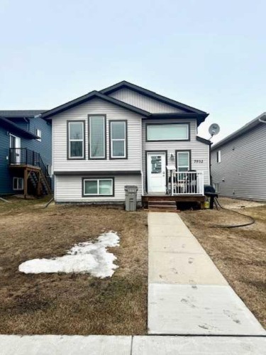 7502 114 Street  Grande Prairie, AB T8W 0K2