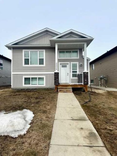 7506 114 Street  Grande Prairie, AB T8W 0K2