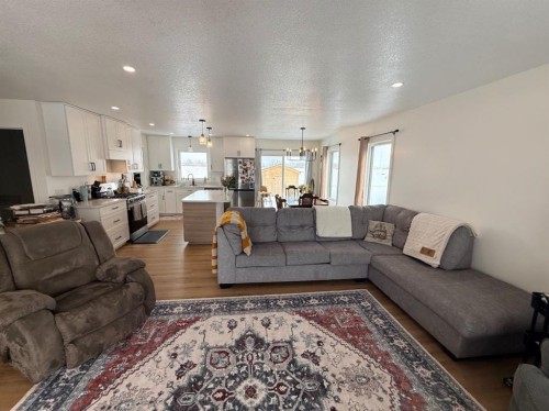 10406 105 Ave, La Crete, AB - Indoor Photo Showing Living Room