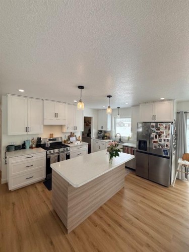 10406 105 Ave, La Crete, AB - Indoor Photo Showing Kitchen