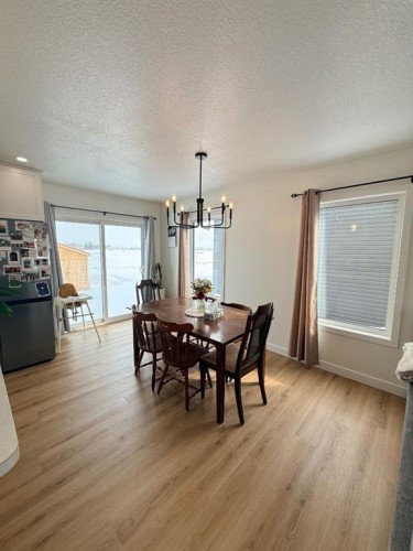 10406 105 Ave, La Crete, AB - Indoor Photo Showing Dining Room