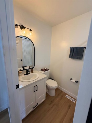 10406 105 Ave, La Crete, AB - Indoor Photo Showing Bathroom