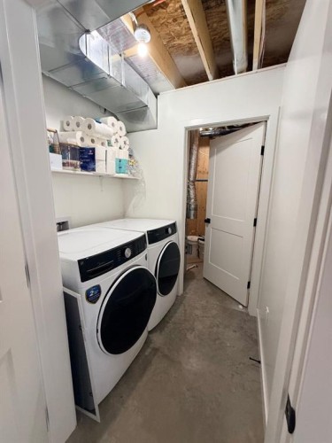 10406 105 Ave, La Crete, AB - Indoor Photo Showing Laundry Room